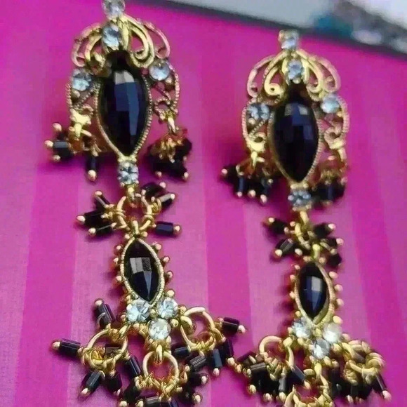 Vintage Gold-toned black stone and clear rhinestones earrings - Picture 13 of 17